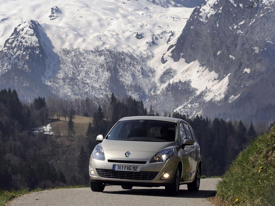  Renault Grand Scenic 2009 года  (фото 31 из 65)